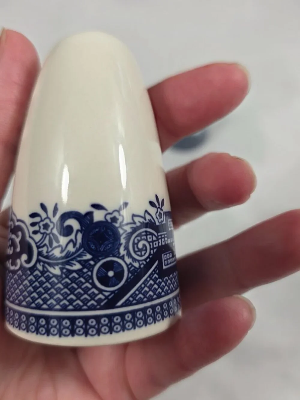 Churchill Willow Blue Salt & Pepper Shaker Set 1/5 Holes Georgian Shape England